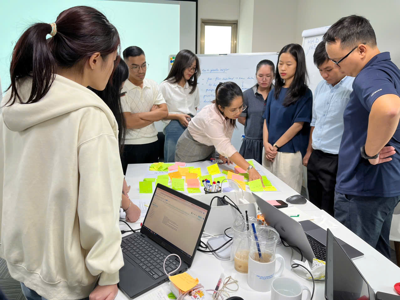 Expert-huong-dan-hoc-vien-cach-khai-thac-Insight